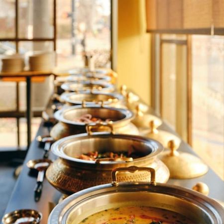 Fabhotel Everest Vashi Екстер'єр фото