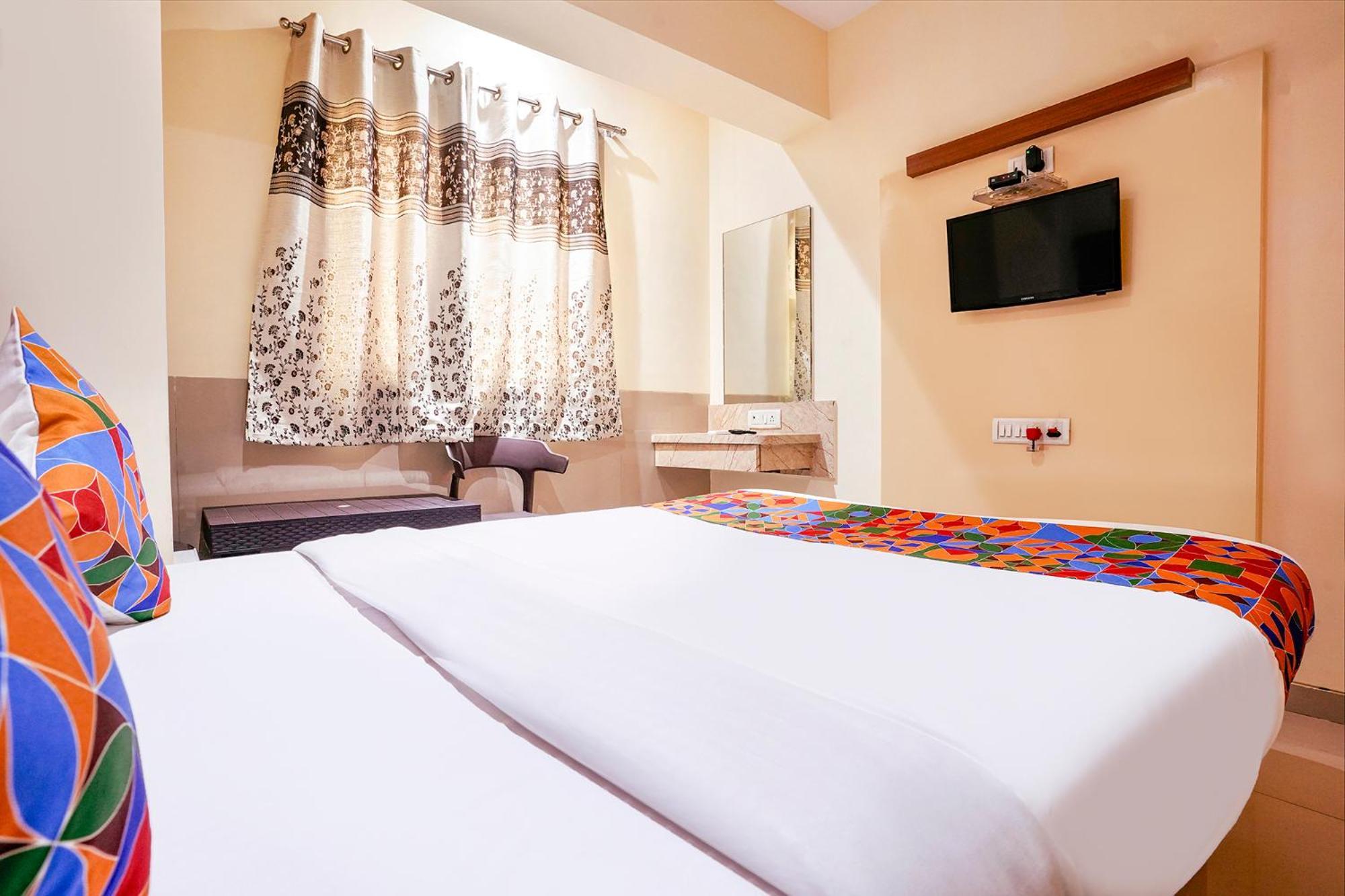 Fabhotel Everest Vashi Екстер'єр фото