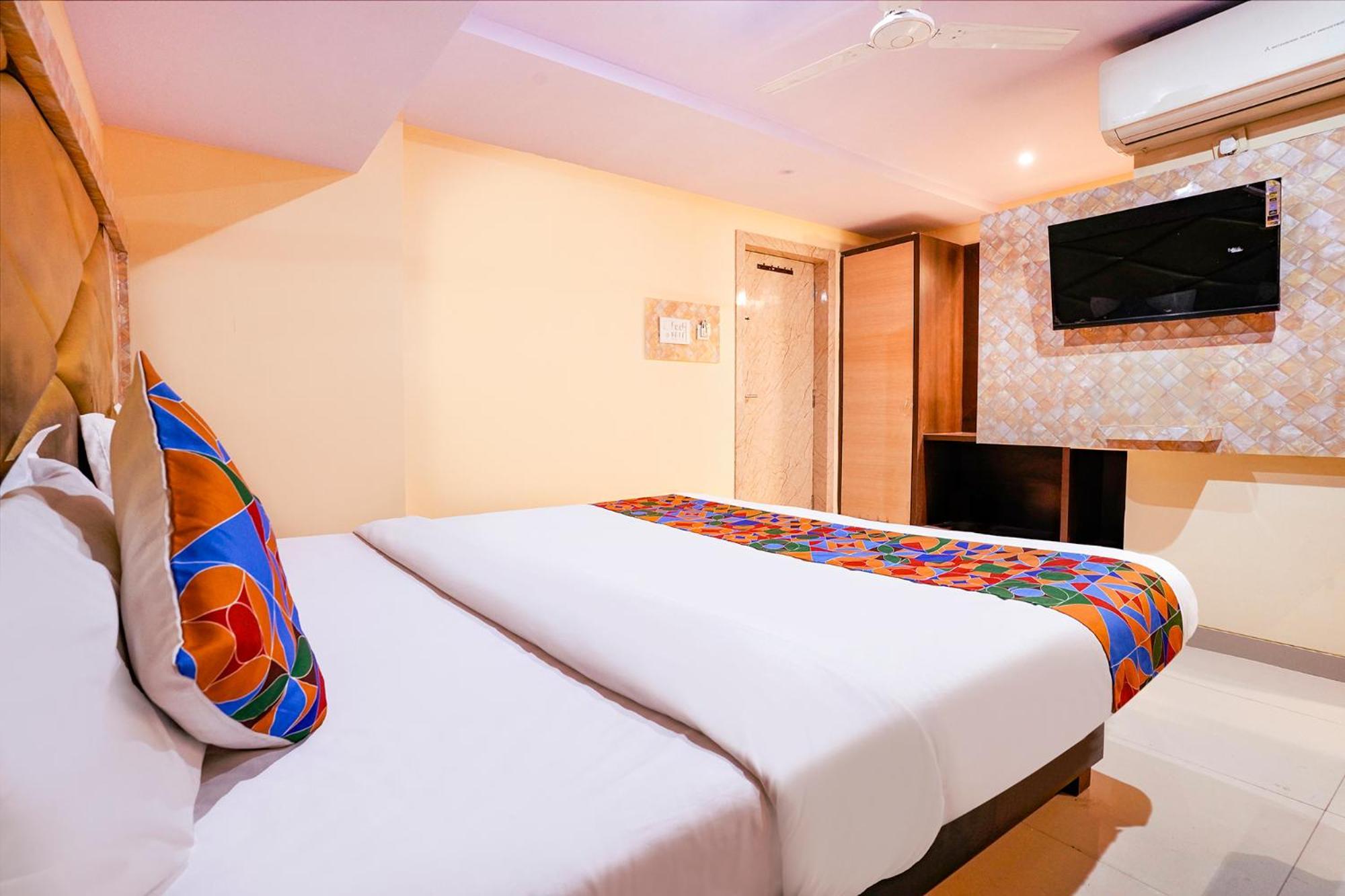 Fabhotel Everest Vashi Екстер'єр фото