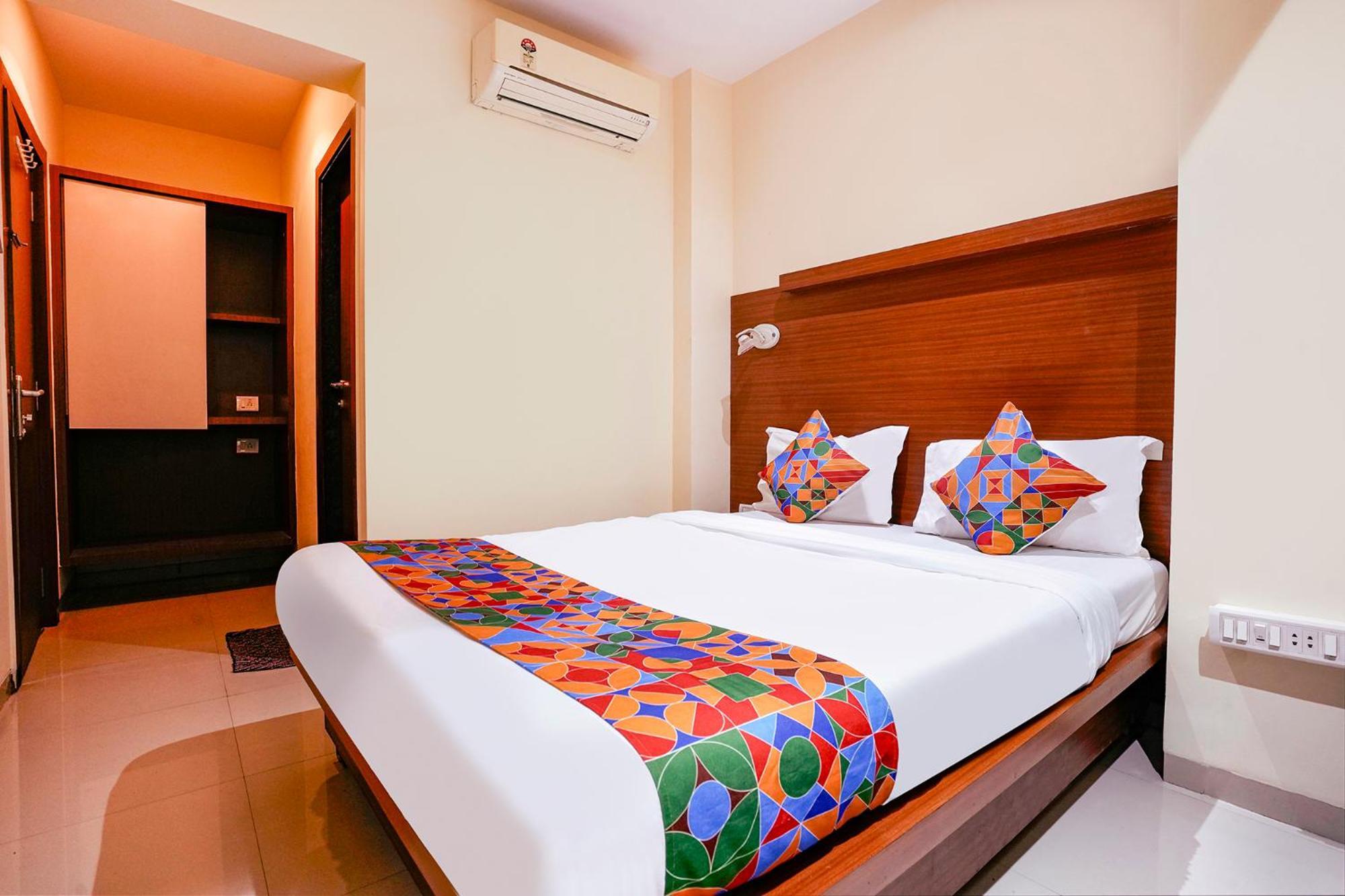Fabhotel Everest Vashi Екстер'єр фото