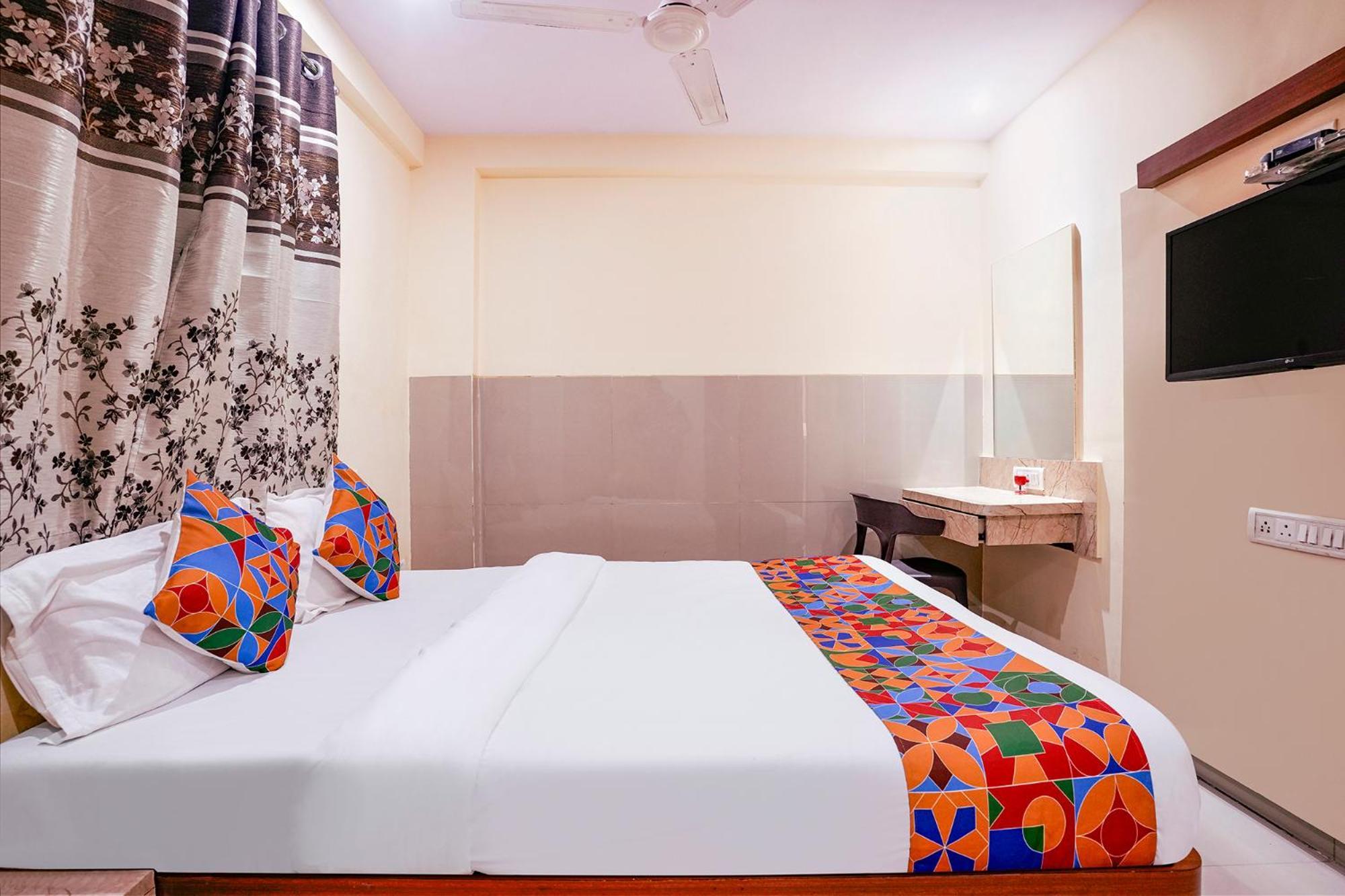 Fabhotel Everest Vashi Екстер'єр фото