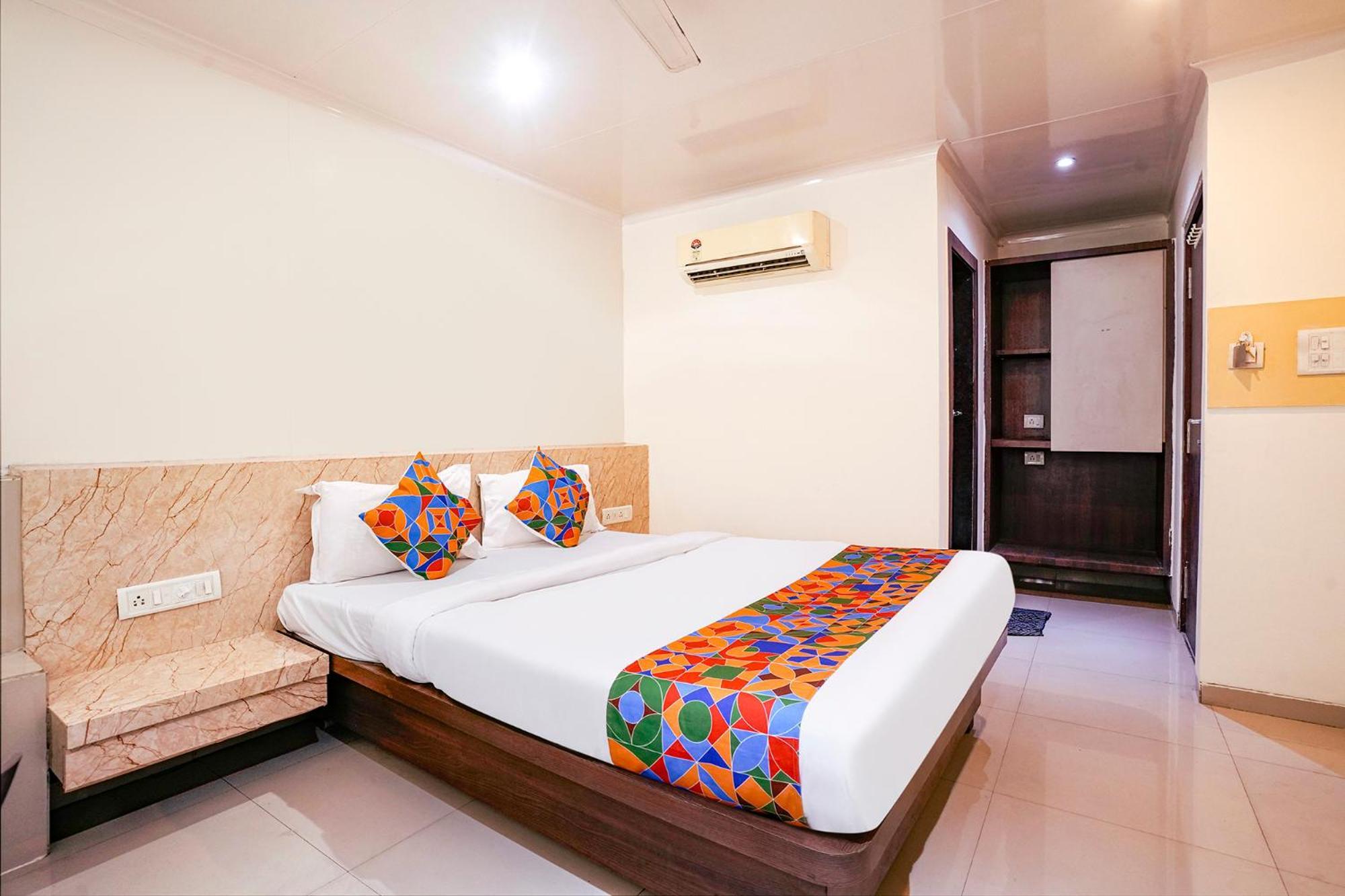 Fabhotel Everest Vashi Екстер'єр фото