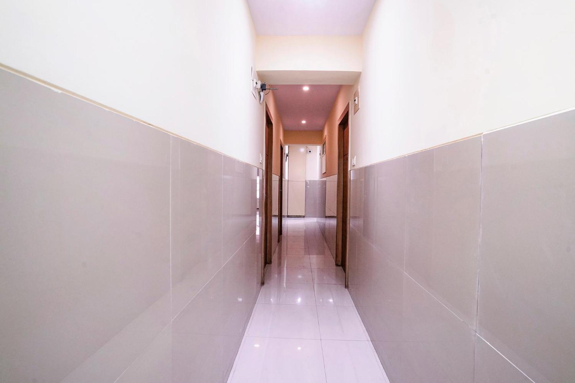 Fabhotel Everest Vashi Екстер'єр фото